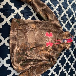 Womens xl camo under Armour sweatshirt